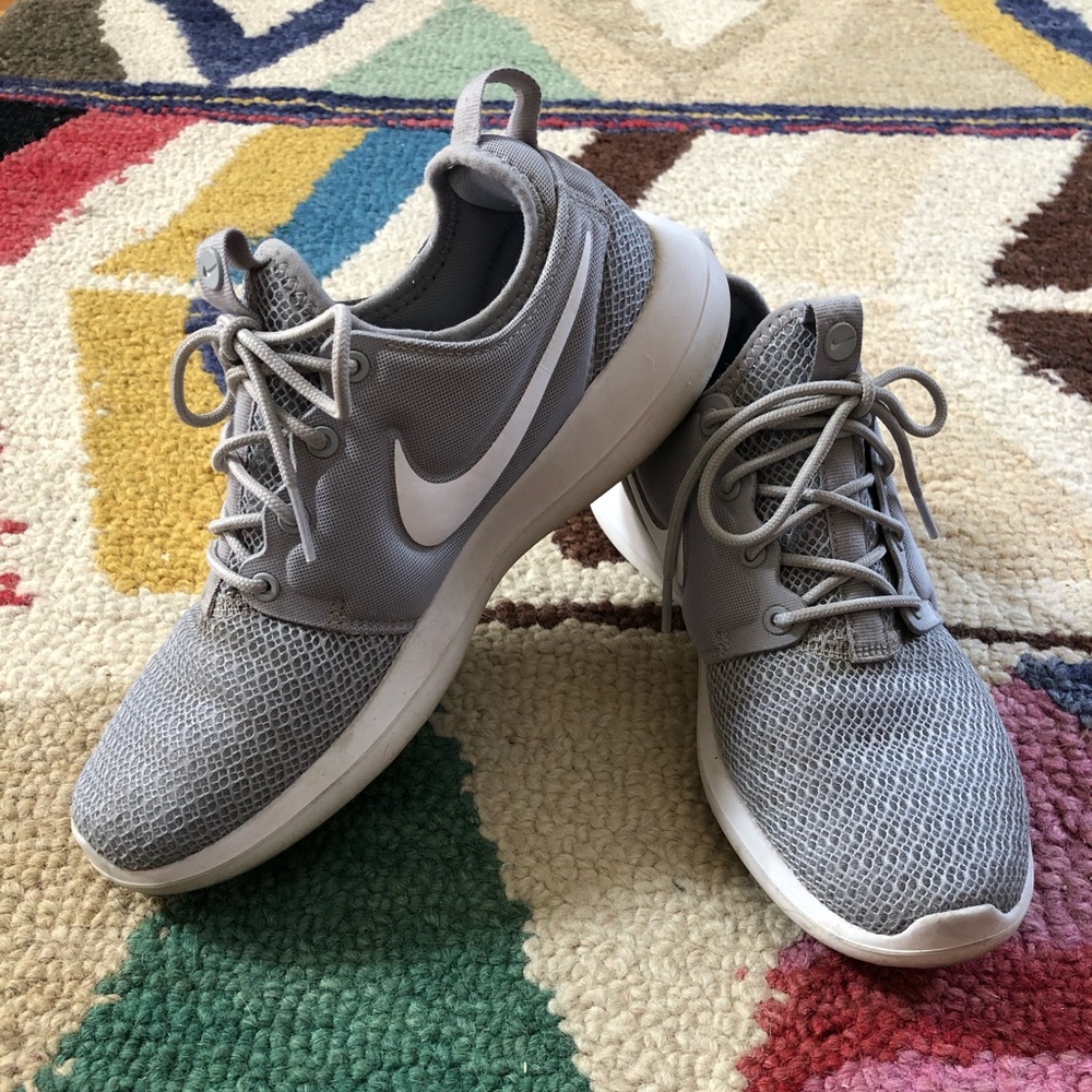 Grey women’s Nikes 6.5
